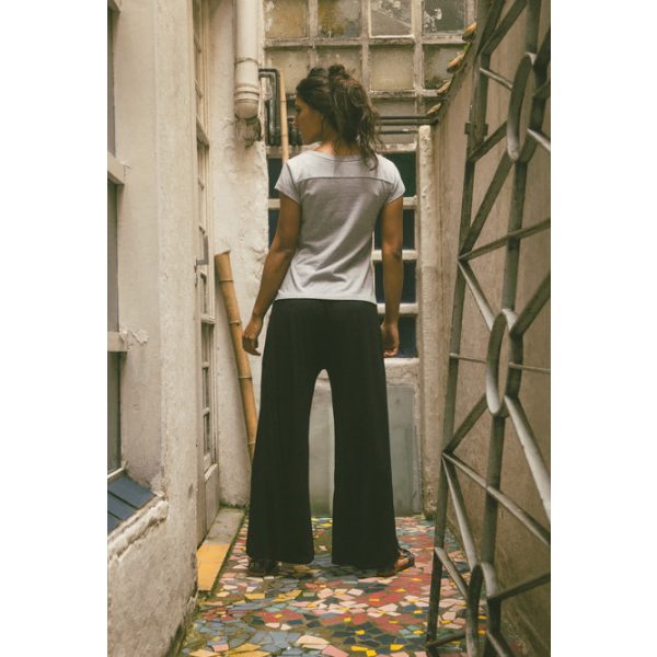 Calça Abertura Lateral Preta - Nicole Bustamante Vegan Goods