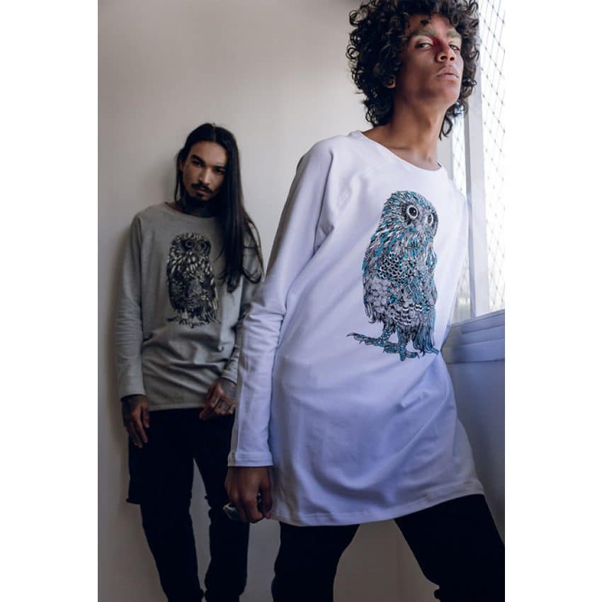 Camiseta Vegana Alongada Manga Comprida Coruja - Nicole Bustamante Vegan Goods