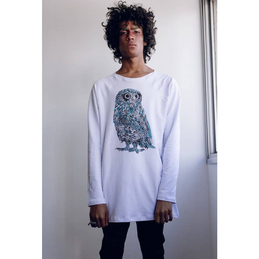 Camiseta Vegana Alongada Manga Comprida Coruja - Nicole Bustamante Vegan Goods