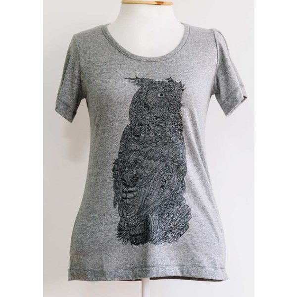 Camiseta Vegana Babylook Coruja Cinza - Nicole Bustamante Vegan Goods