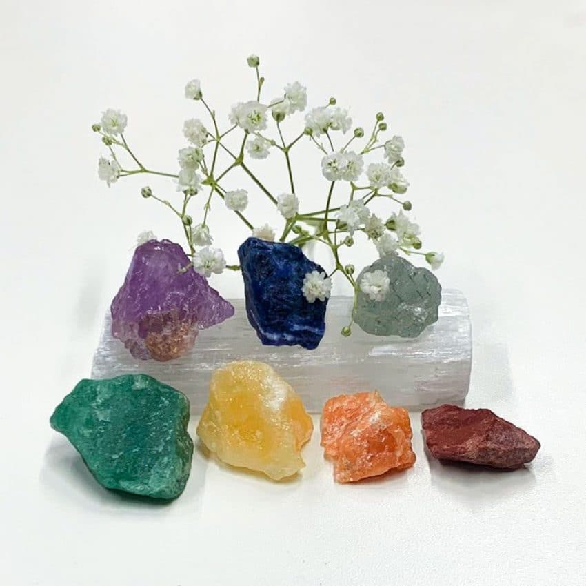 Kit Pedras dos 7 Chakras + Pedra Selenita - Ynayê