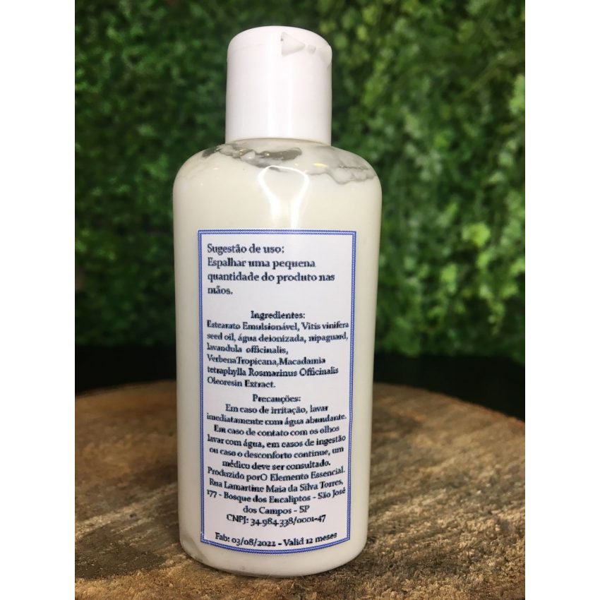 Creme hidratante para as mãos com Óleos Essenciais de Lavanda e Litsea Cubeta e Extrato de Macadamia.