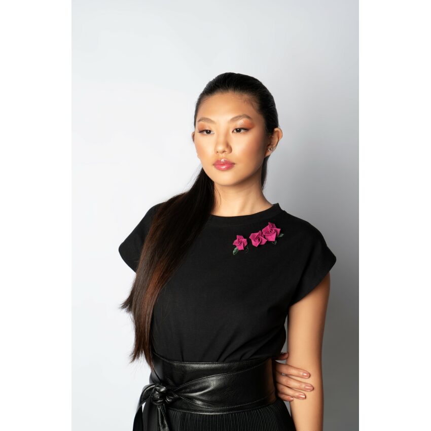 T-shirt Preta Yoko - Toshie