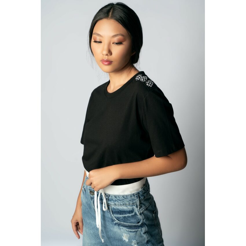T-shirt Preta Botan Sahiko Branco - Toshie
