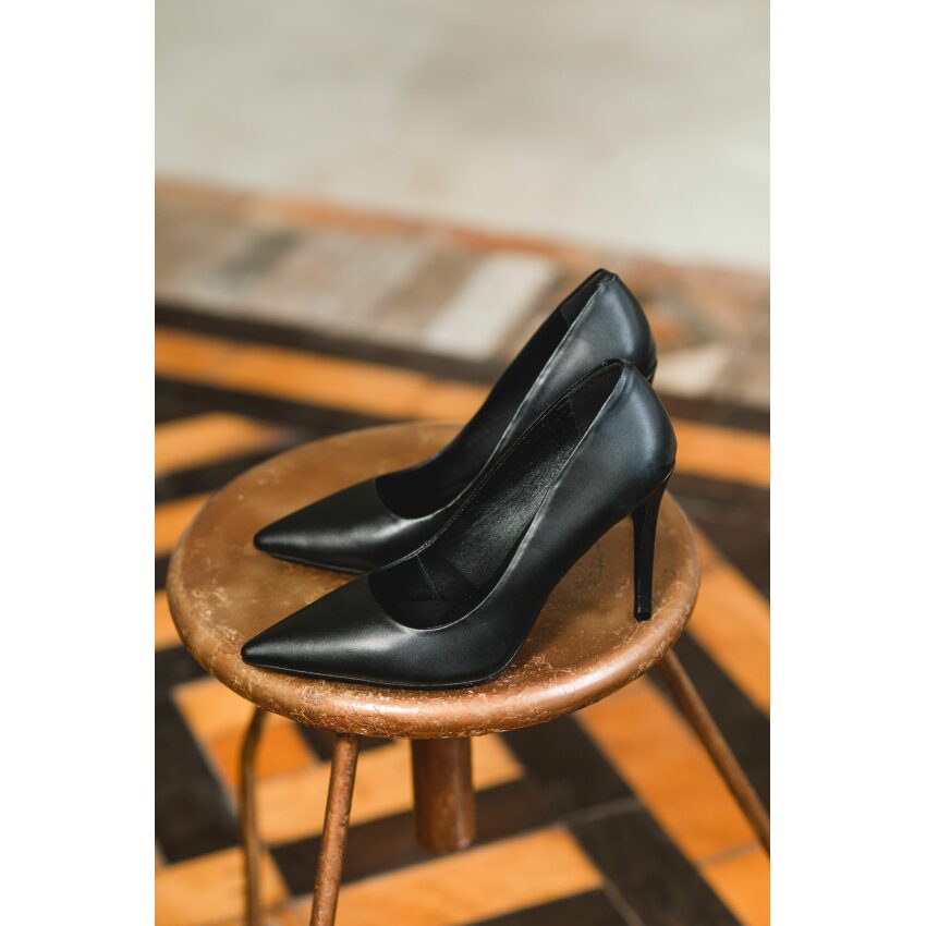 Scarpin Gabriela Preto - Paula Zurcan Sapatos Veganos