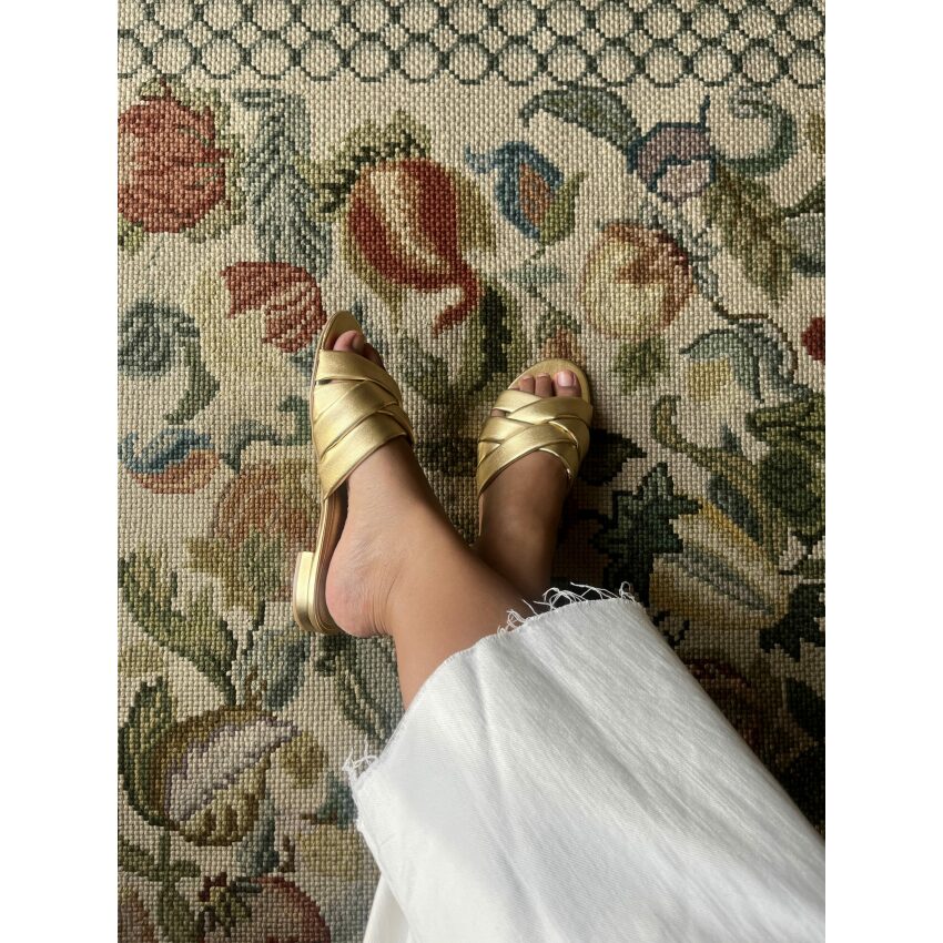 Rasteira Teresa Dourada - Paula Zurcan Sapatos Veganos