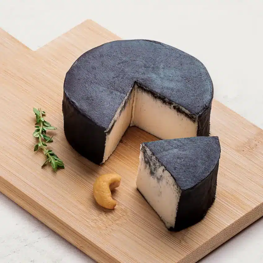Queijo de Castanha de Caju Defumado 120g - Queijos da Terra